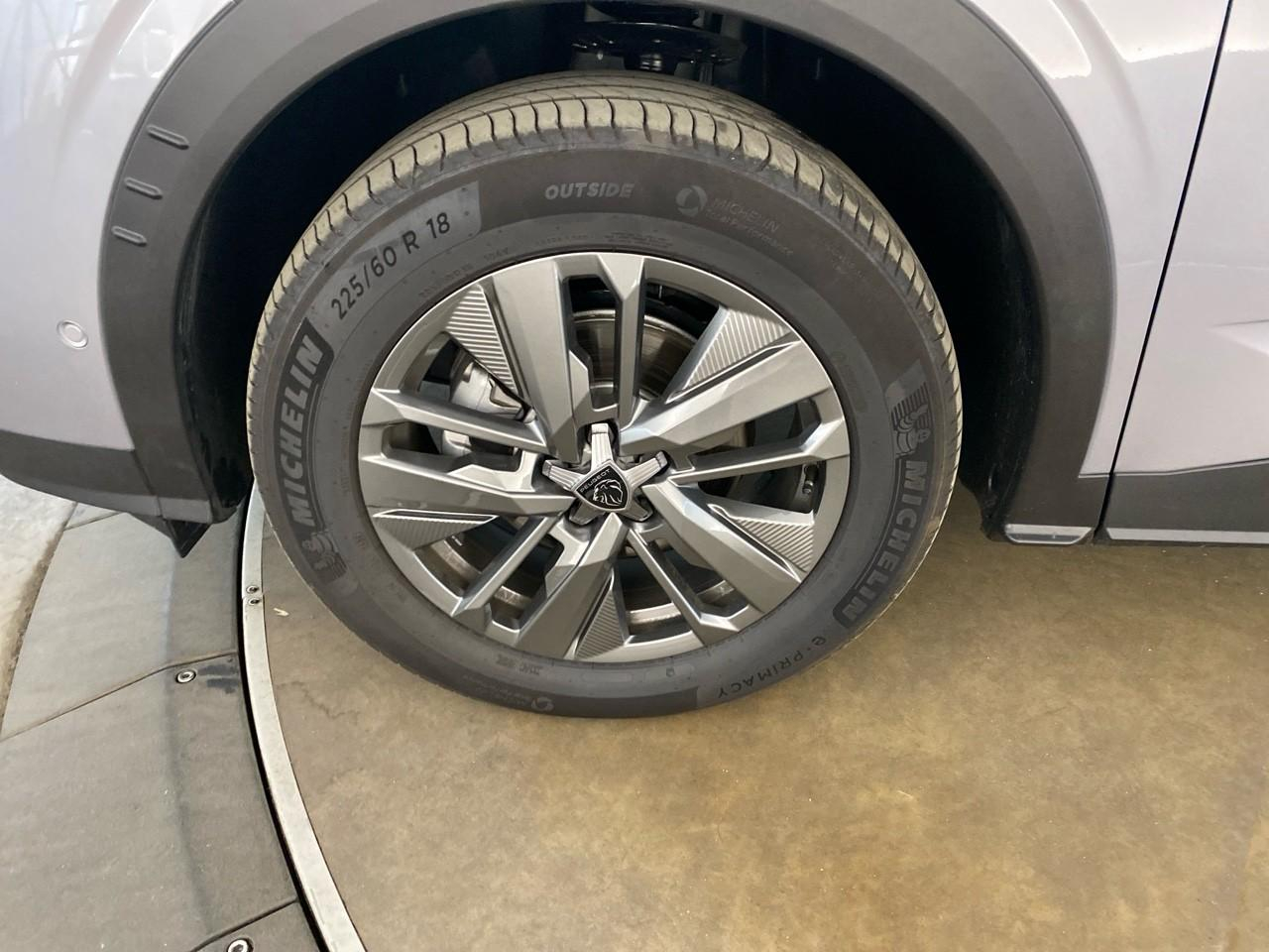 Peugeot 5008 hybrid 145 ch e-dcs6 allure — photo 11