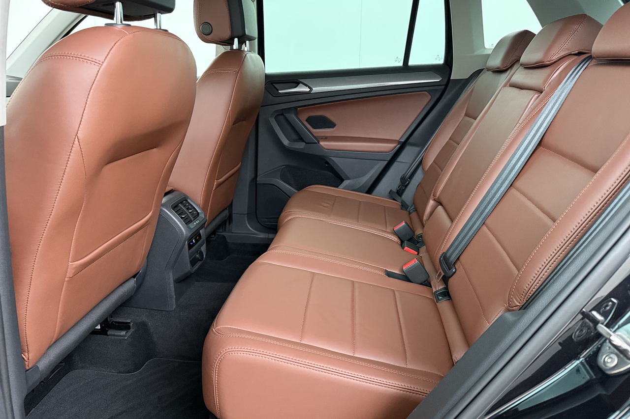Volkswagen Tiguan — photo 8