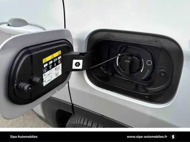 Jeep Compass 1.3 phev t4 240 ch 4xe eawd — photo 11