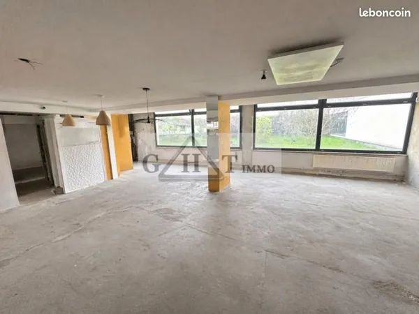Commerce 165 m²