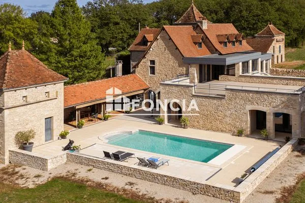 Maison 7 pièces 249 m²