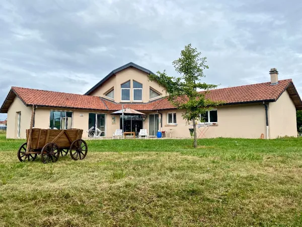 Maison 5 pièces 240 m²