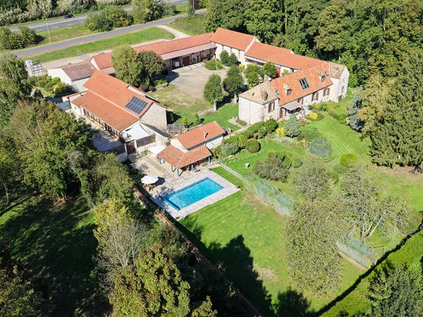 Domaine de réceptions, séminaires et maison d'habitation avec piscine