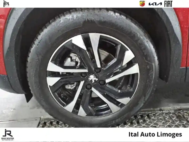 Peugeot 2008 e- 136ch gt — photo 11