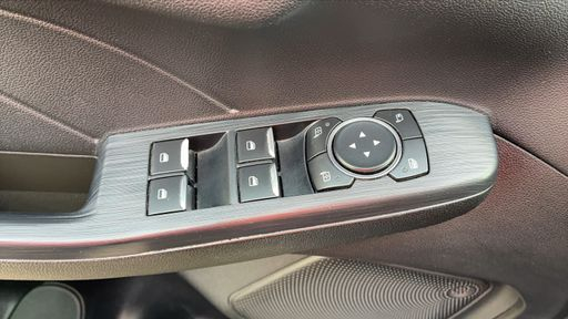 Ford Kuga 2.5 Duratec 190 Hybrid 4x2 CVT - ST-Line X – 2021 – 102040 km – Hybride essence – Boîte Automatique — photo 16