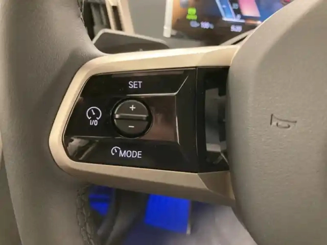 Bmw Ix xdrive50 523ch edition sport — photo 11
