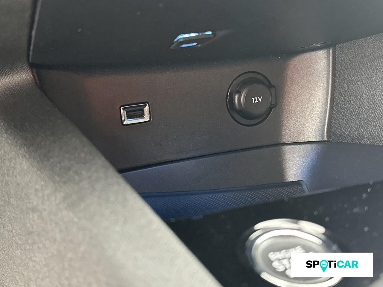 Peugeot 3008 1.2 puretech 130ch s&s roadtrip eat8 — photo 19