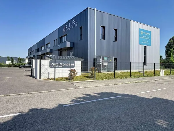 Local commercial 286 m²