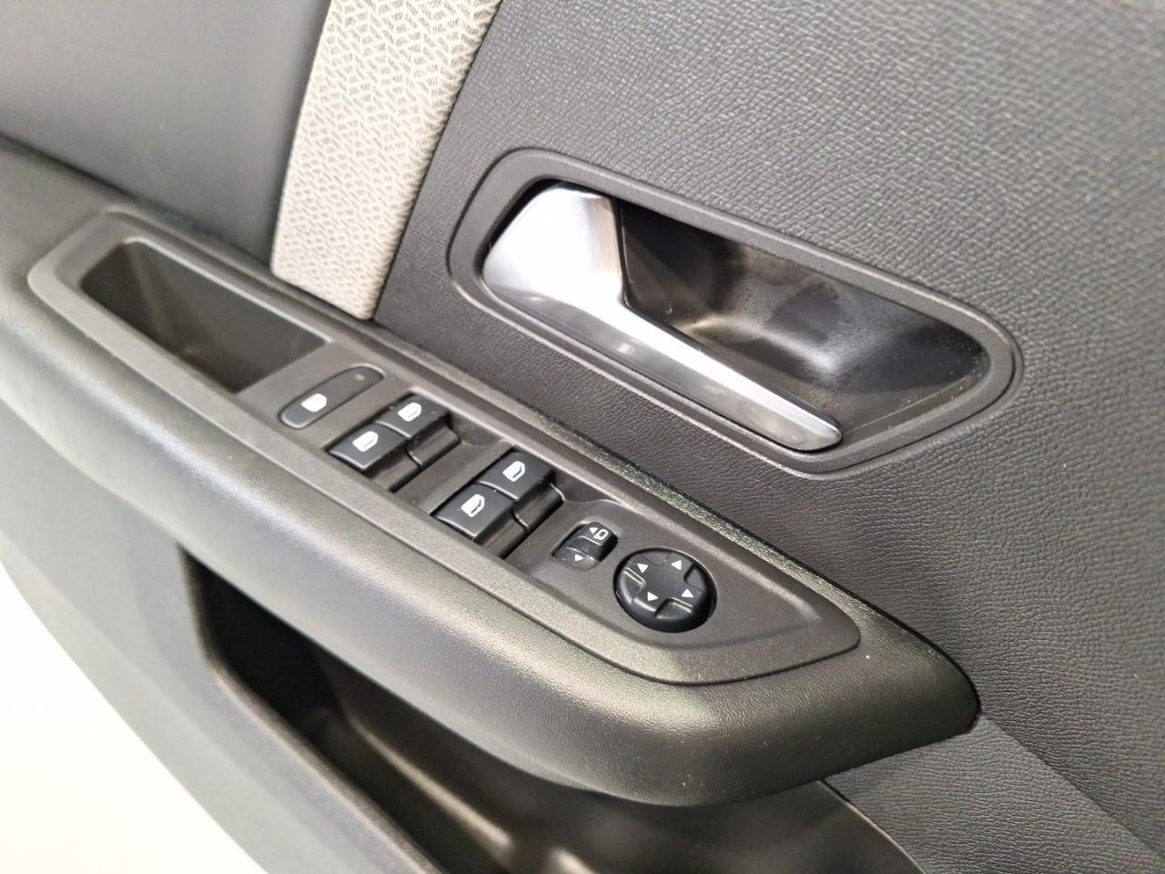 Citroën C4 puretech 130 s&s eat8 feel pack — photo 23