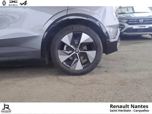 Renault Megane e-tech electric ev60 220ch equilibre super charge — photo 2
