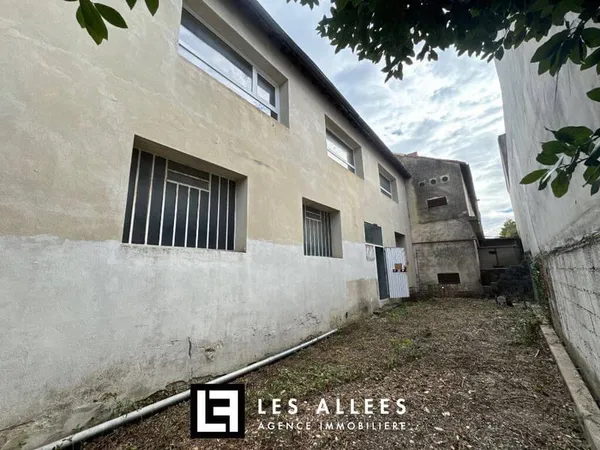 Immeuble mixte 873 m²