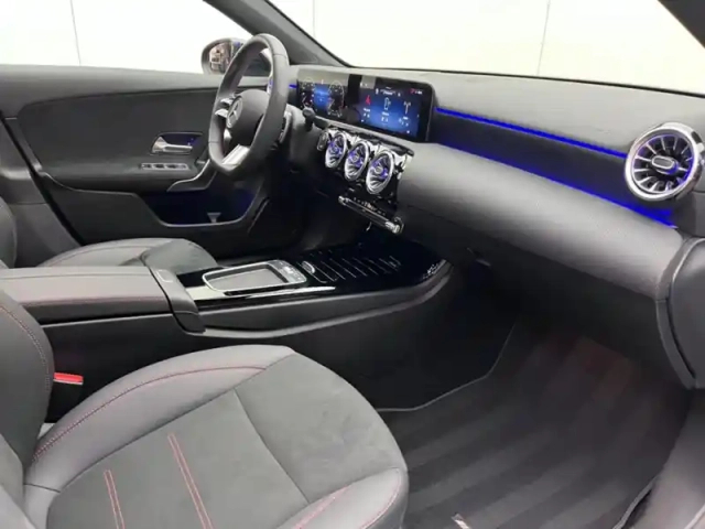 Mercedes Classe A 180 amg line — photo 17