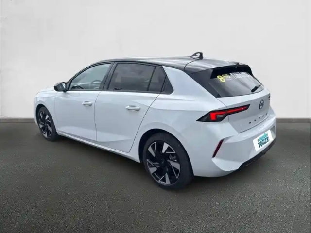 Opel Astra 1.2 turbo hybride 145 ch automatique — photo 7