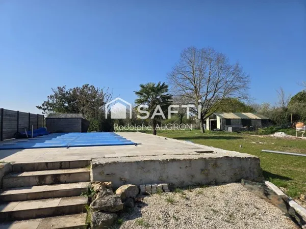 MAISON RESTAUREE AVEC PISCINE