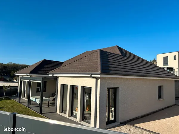 Maison contemporaine à vendre à Dole