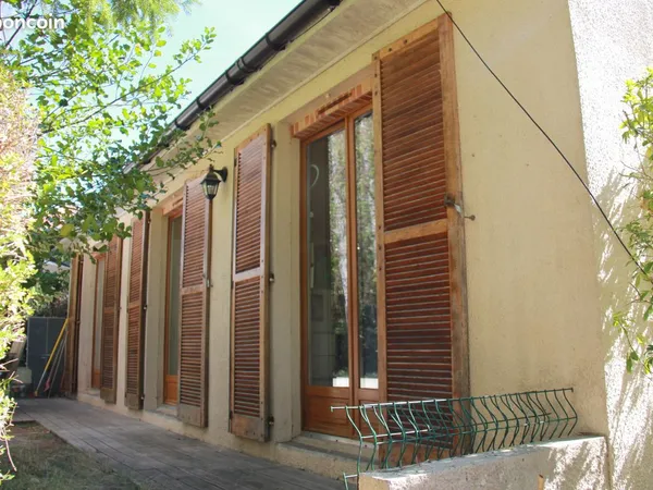 Chamarande - maison familiale de 110 m² - 4 chambres - sous-sol total - terrain de 877 m²