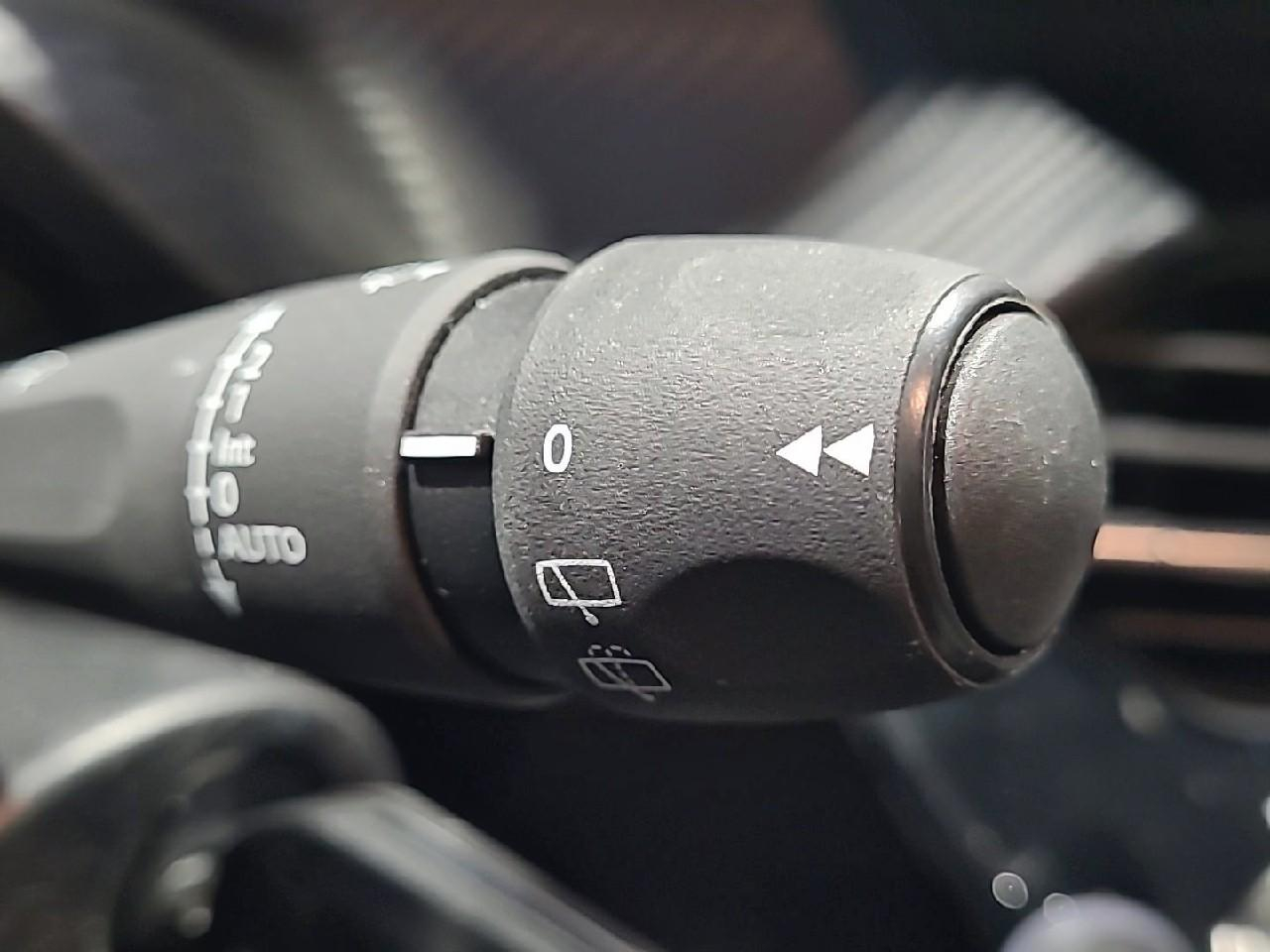 Peugeot 208 hybrid 100 e-dcs6 allure — photo 24