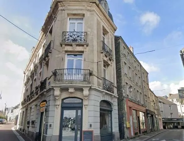 Immeuble 81 m²
