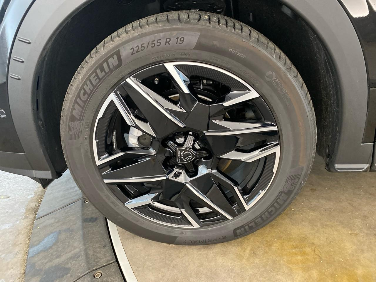 Peugeot 3008 hybrid 145 e-dcs6 allure — photo 11