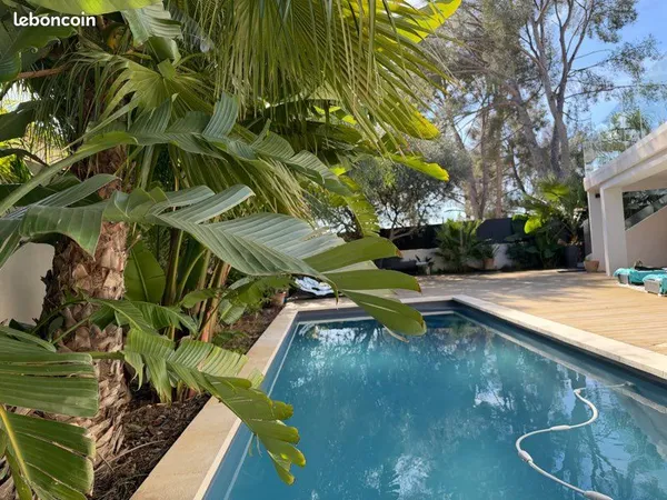 Villa vue mer avec studio proche de la plage