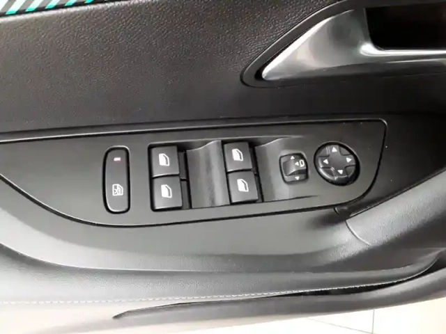 Peugeot 2008 bluehdi 130 s&amp;s eat8 — photo 22