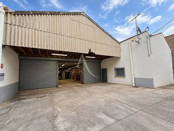 Local commercial 570 m²