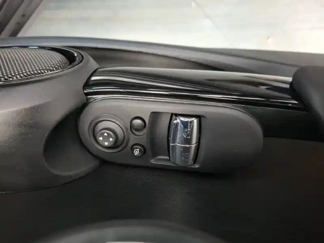 Mini Mini hatch 3 portes cooper 136 ch dkg7 — photo 15