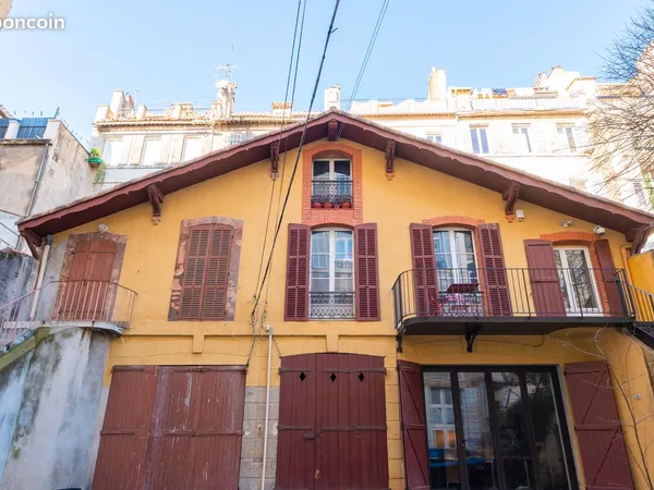 Maison fond de cour Longchamp