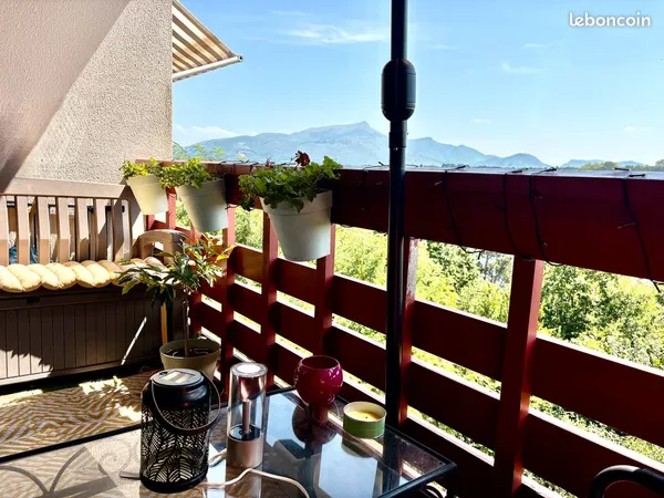 T2 bis mezzanine - vue magnifique montagnes et Nivelle