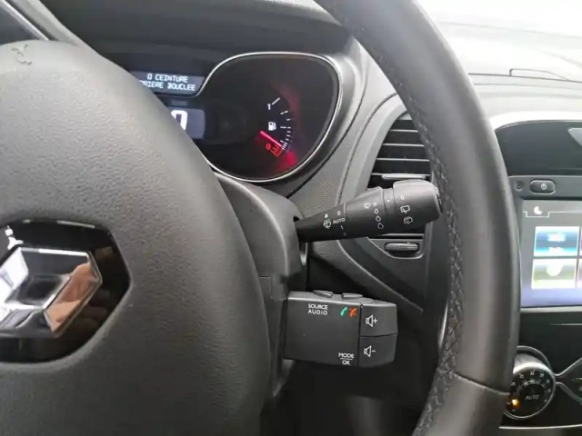 Renault Captur tce 90 - 19 — photo 29
