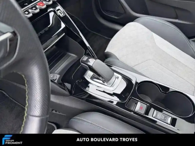 Peugeot 208 e- 136ch gt pack — photo 29