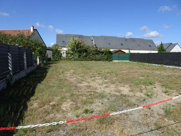 Terrain constructible 37 Luynes