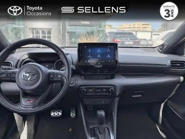 Toyota Yaris 116h gr sport 5p my22 — photo 8