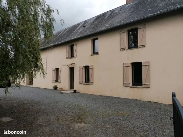 Belle longère de 145 m2- terrain 1500m2- proche mer et commodités- axe Periers Carantan