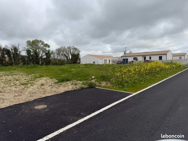 Terrain 560m2 Mauzé sur le mignon