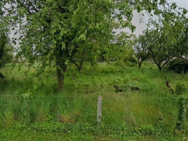 Terrain 800 m²