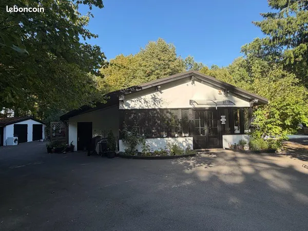 Gouvieux - Maison 153 m² avec piscine - 4 chambres - Location meublée, mobilier adaptable selon vos 