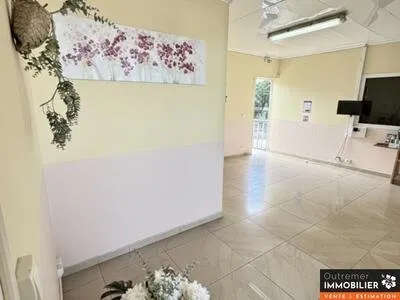 Local commercial ou professionnel de 65 m²