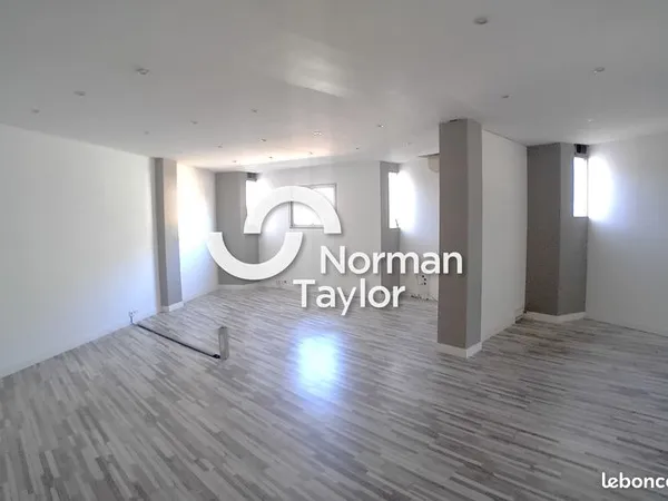 Bureaux 233 m²