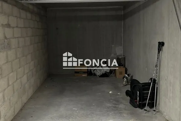 Stationnement Location Lyon   105€