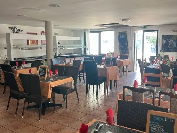 Hotel restaurant