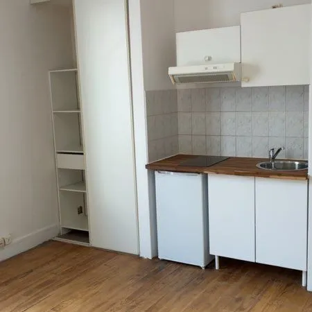 ✨ Saintes - Studio rénové de 20 m² avec parquet en chêne - Quartier de la gare - Disponible immédiat