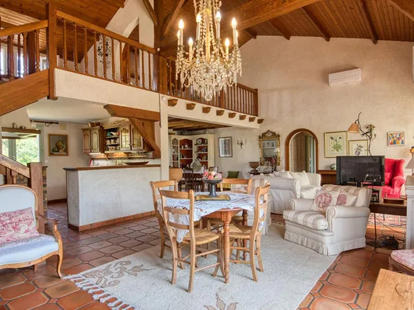 Maison Saint Fiacre Sur Maine 8 pièce(s) 157 m² sur une parcelle de plus de 1100 m²