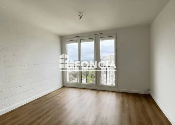 En exclusivité FONCIA : Appartement T2 vue dégagée entièrement rénové