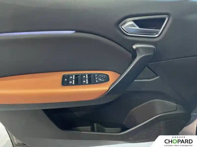 Renault Captur blue dci 115 edc — photo 22
