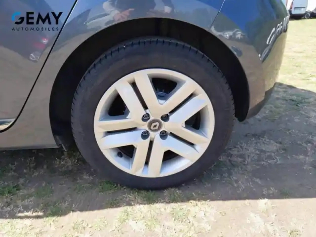 Renault Clio blue dci 85 — photo 11