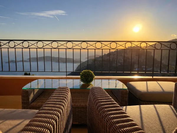 LOCATION - RÉSIDENCE LUXE SÉCURISÉE - VUE MER