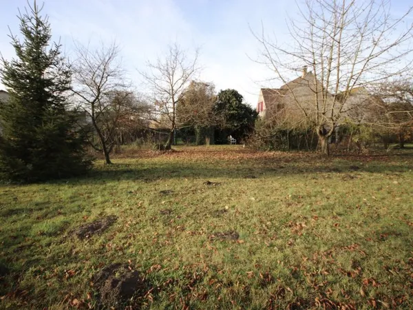 a vendre terrain constructible 832 m2 pour maison jusqu'à 200 m2