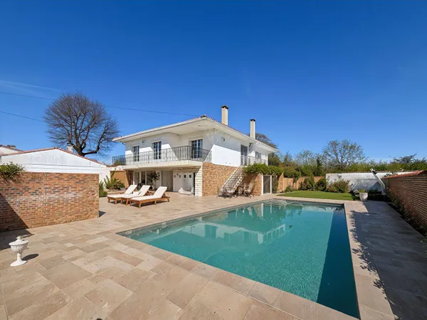 Maison 6 pièces 215 m²