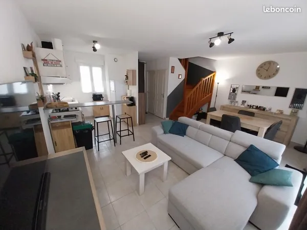 Villa T3,duplex,deux chambres,vue montagne et plage à 800m